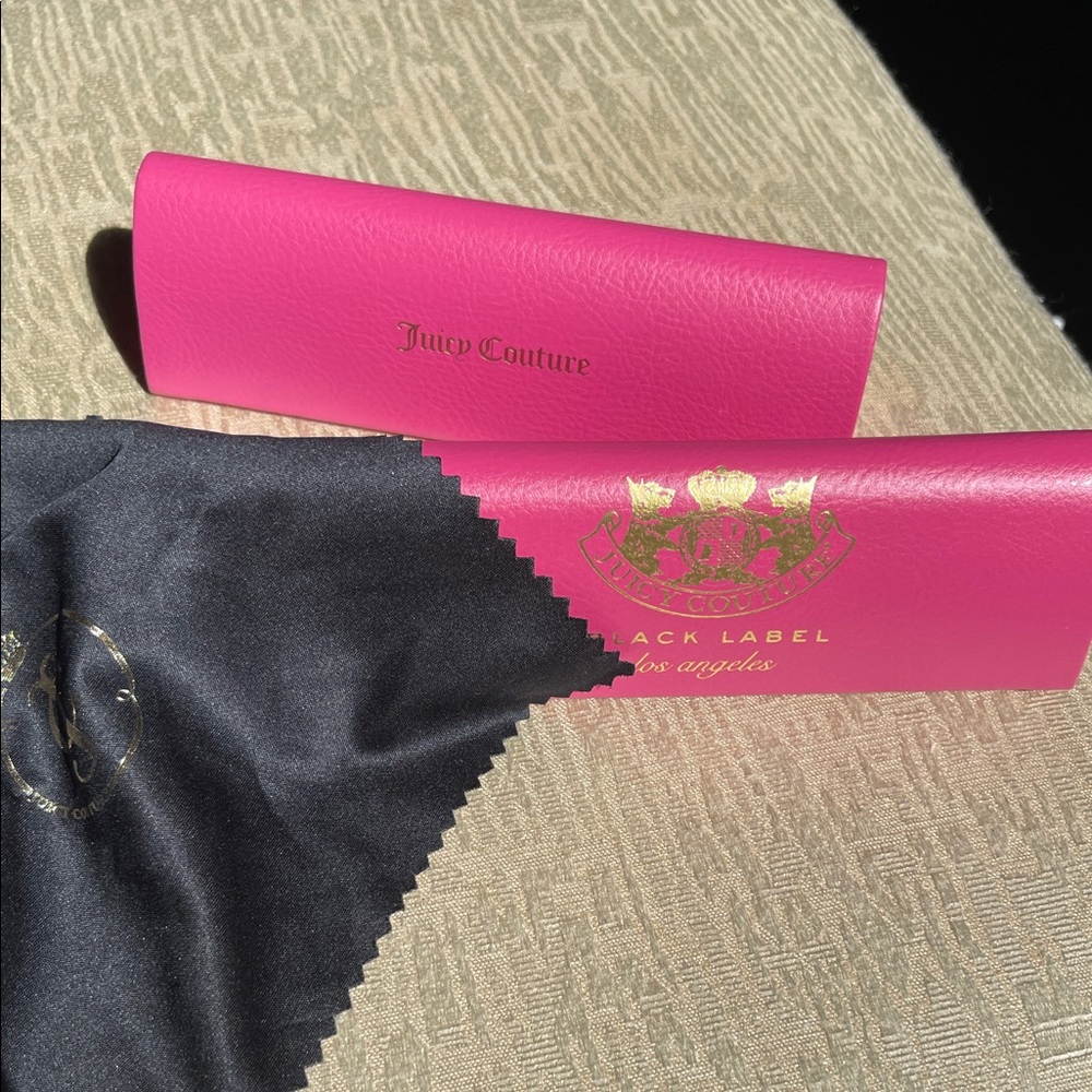 Juicy Couture pink heart shaped glasses case one with cleaning cloth cute cute!